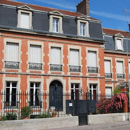 Chambre D'Hotes L'Ambroise Троа Екстериор снимка