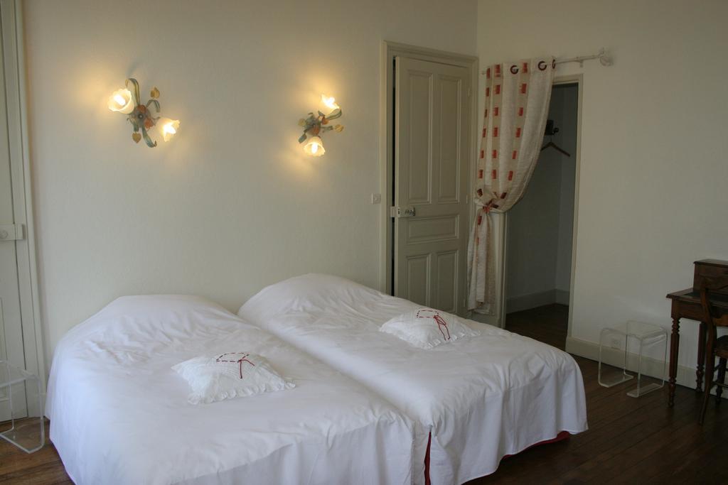 Chambre D'Hotes L'Ambroise Троа Екстериор снимка
