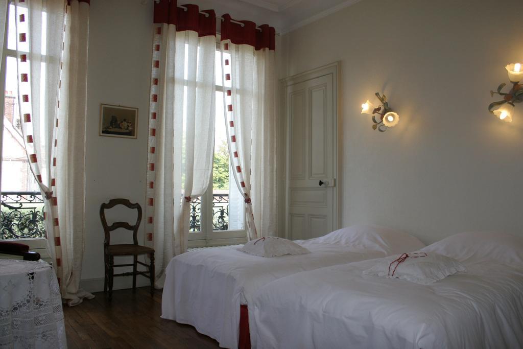 Chambre D'Hotes L'Ambroise Троа Екстериор снимка